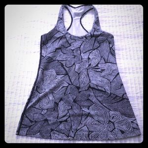 Size 6 lululemon racerback tank